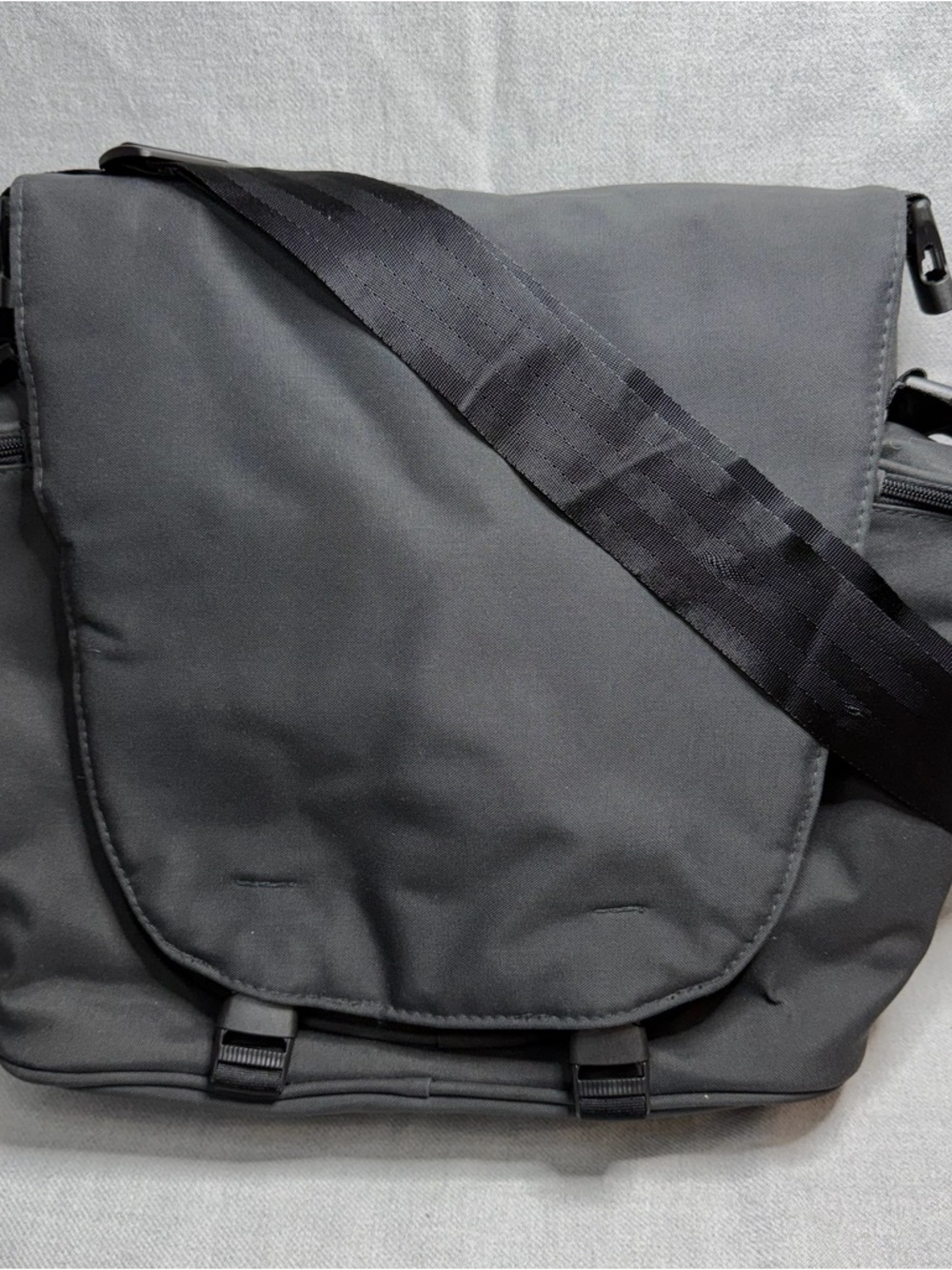 NWOT Bugaboo Black & Yellow Diaper Bag W/Removable Changing Pad - Picture 3 of 16